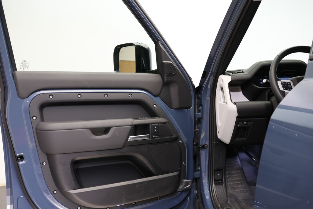 Thumbnail: 2025 Land Rover Defender - 26