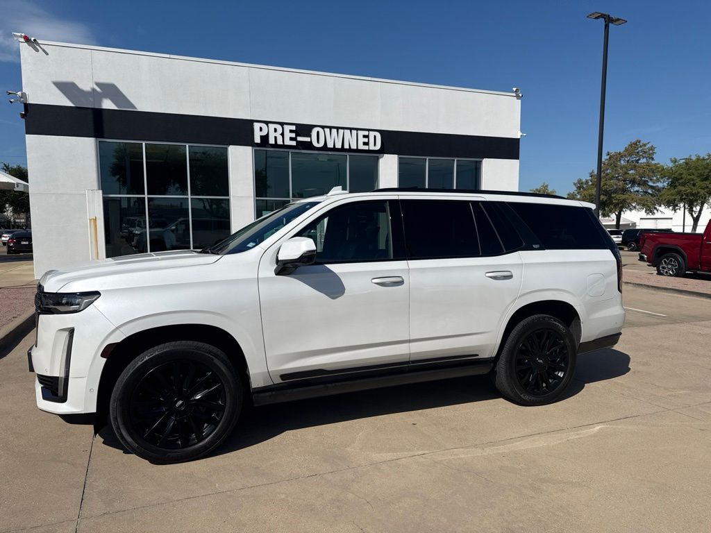 Crystal White Tricoat 2021 Cadillac Escalade SUV / Crossover Rear-Wheel Drive