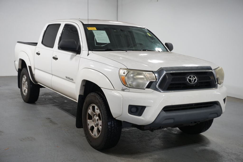 Thumbnail: 2015 Toyota Tacoma - 3