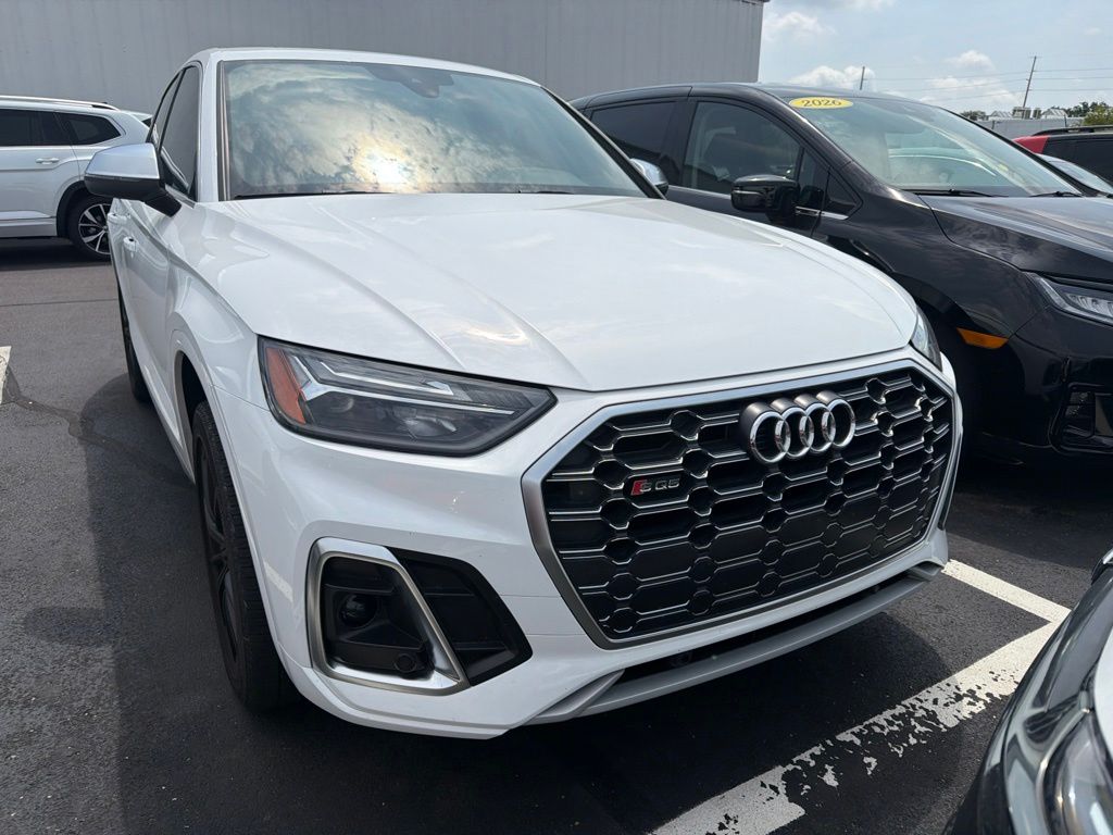 Thumbnail: 2022 Audi SQ5 - 5