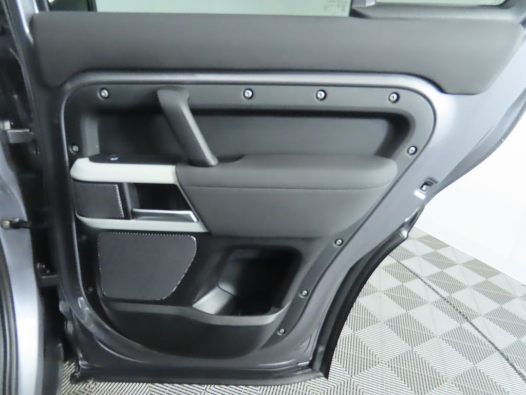 Thumbnail: 2022 Land Rover Defender - 27