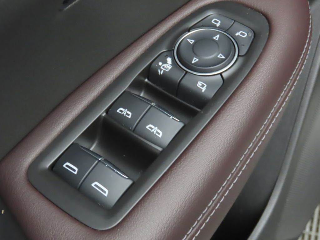 Thumbnail: 2020 Cadillac XT6 - 25