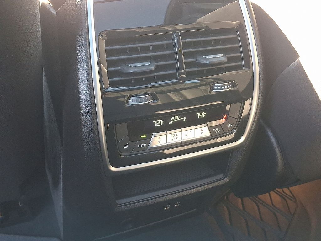 Thumbnail: 2025 BMW X5 - 11