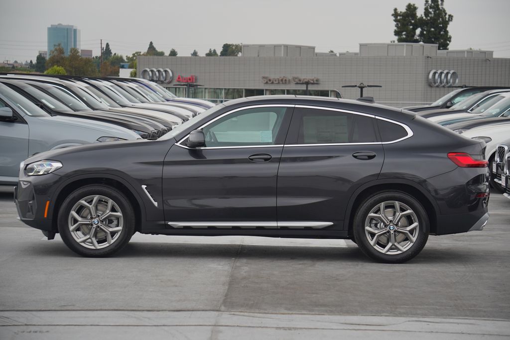 2025 BMW X4 xDrive30i 4