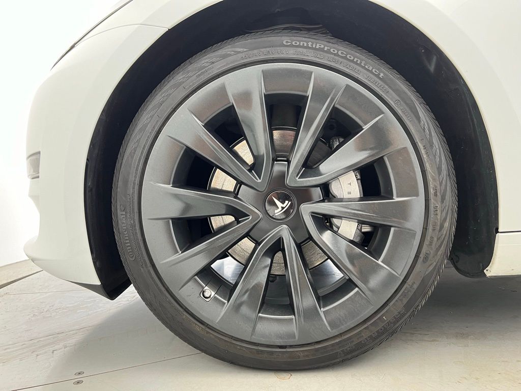 Thumbnail: 2023 Tesla Model 3 - 29