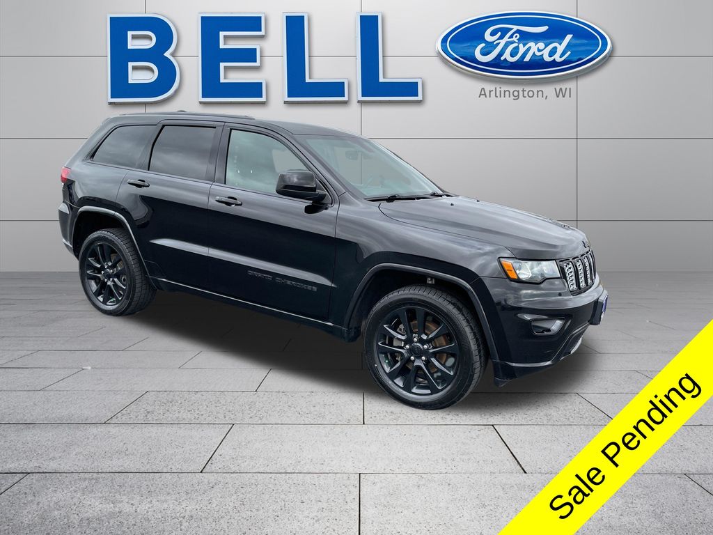 Diamond Black Crystal Pearlcoat 2018 Jeep Grand Cherokee Altitude 4WD SUV / Crossover Four-Wheel Drive 8-Speed Automatic