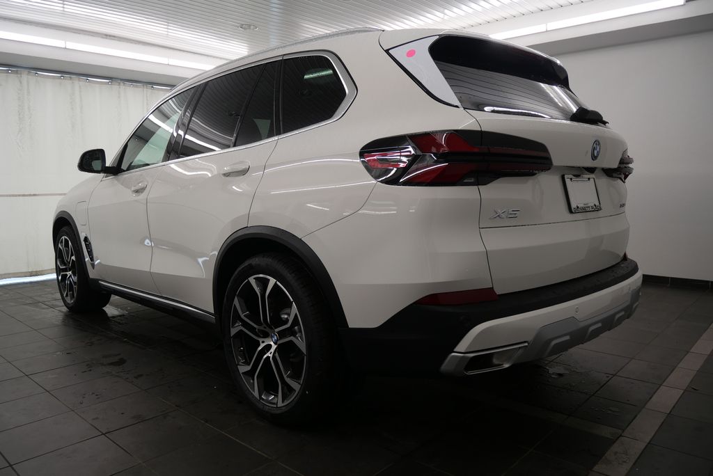 2025 BMW X5 xDrive50e 5