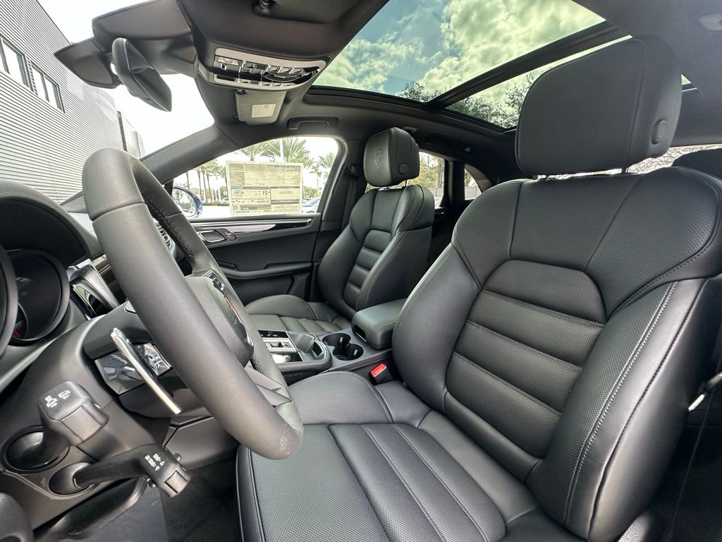 2025 Porsche Macan  5