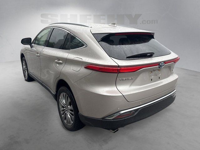 Used 2021 Silver Toyota XLE image 13