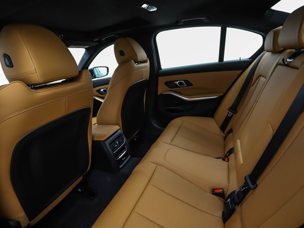 Thumbnail: 2026 BMW 3 Series - 21