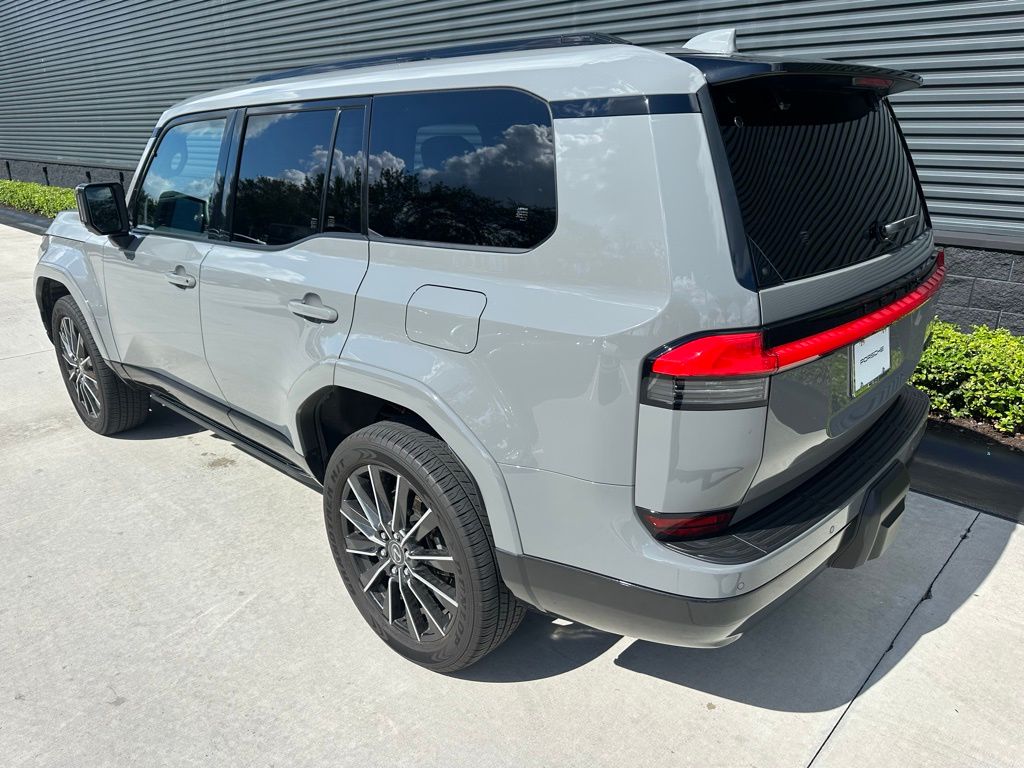 Thumbnail: 2025 Lexus GX - 3