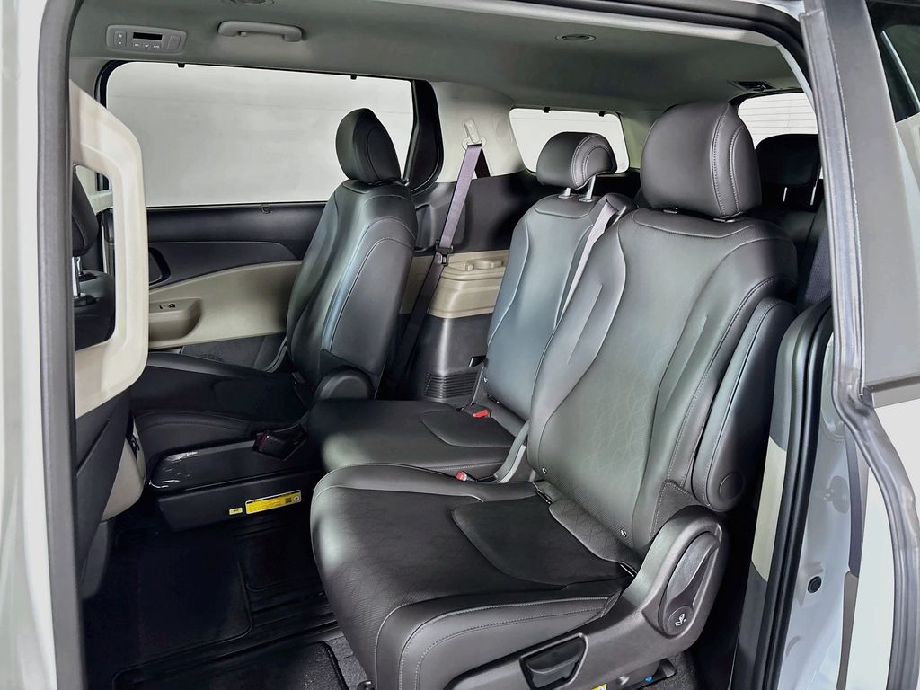 2027 Kia Carnival Hybrid EX