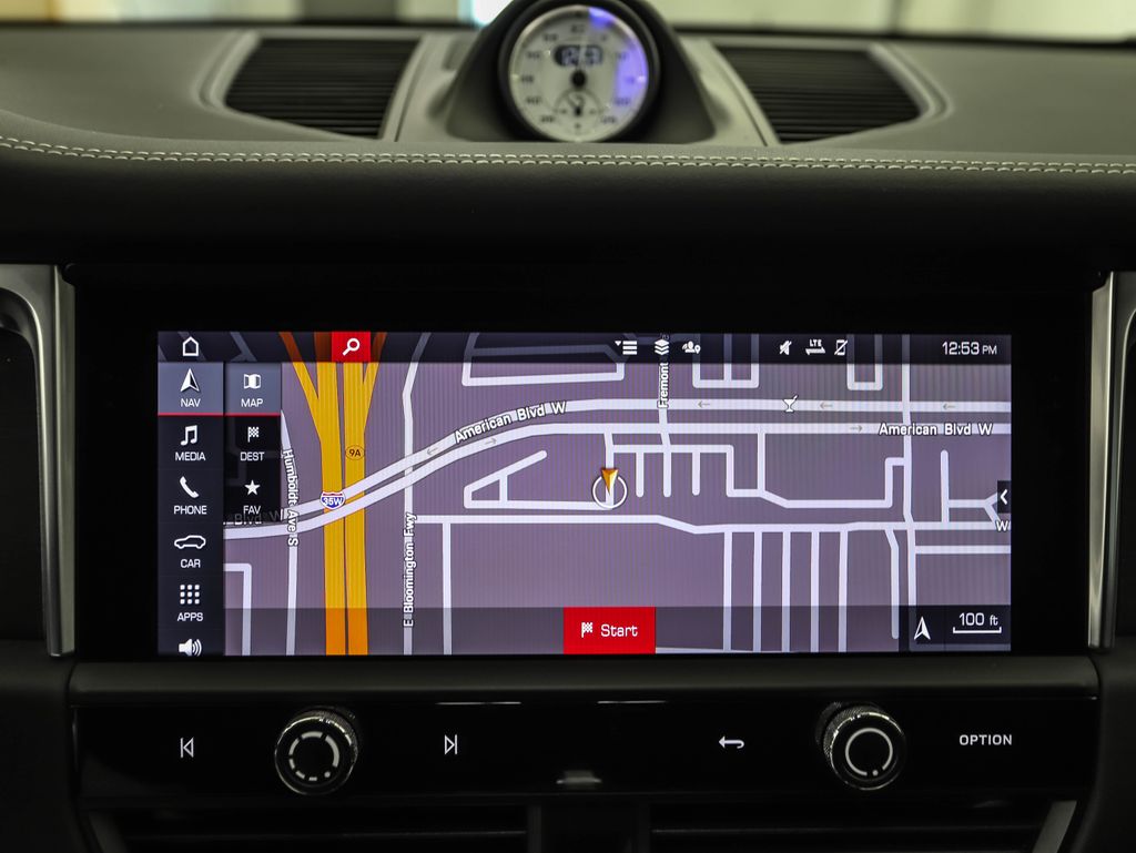 Thumbnail: 2023 Porsche Macan - 16