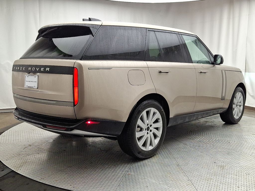 Thumbnail: 2026 Land Rover Range Rover - 3