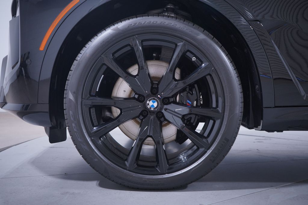 2026 BMW X7 M60i 2