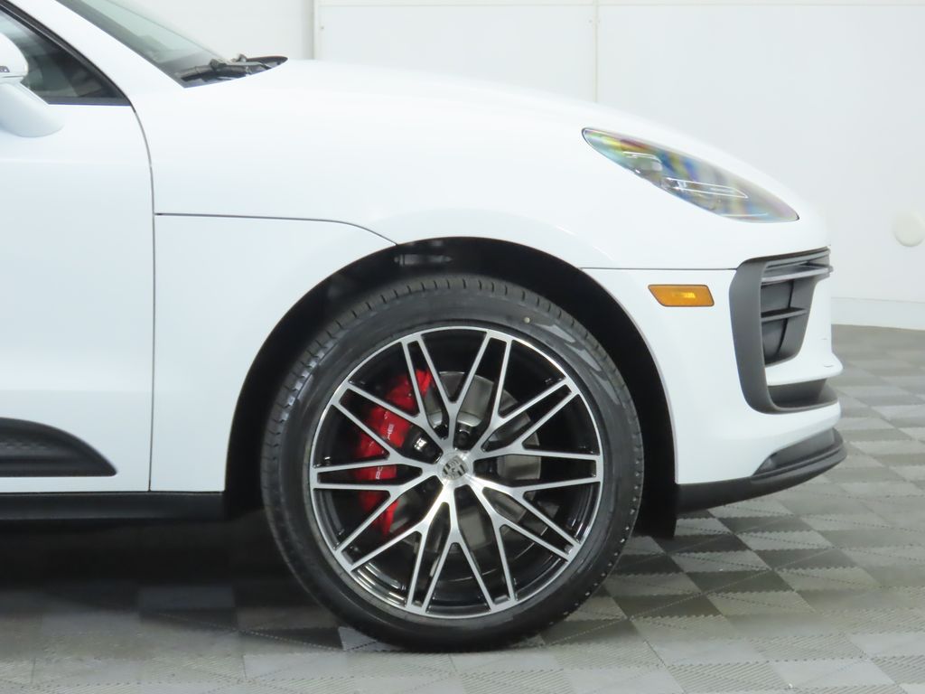 Thumbnail: 2025 Porsche Macan - 11