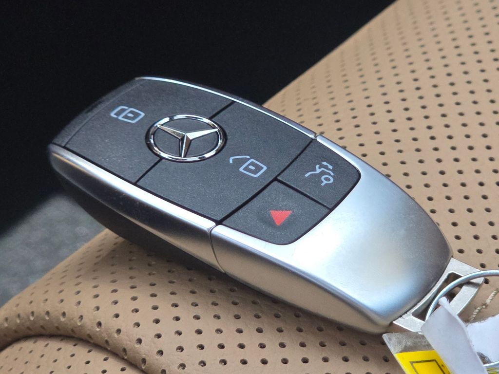 New 2026 White Mercedes-Benz GLE 350 image 40