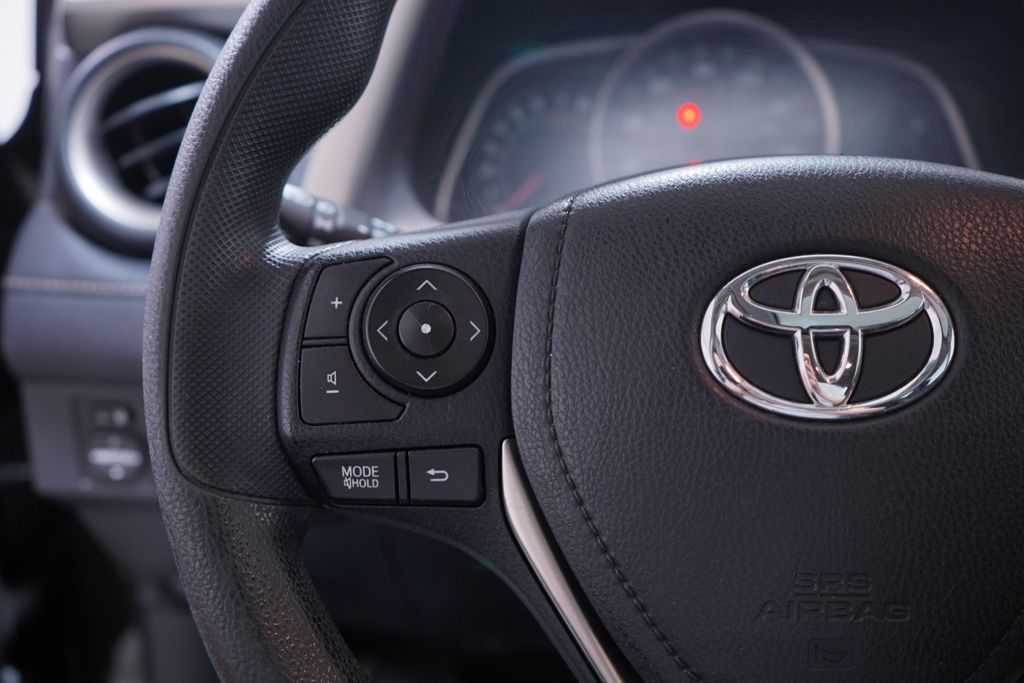 2013 Toyota RAV4 XLE 18