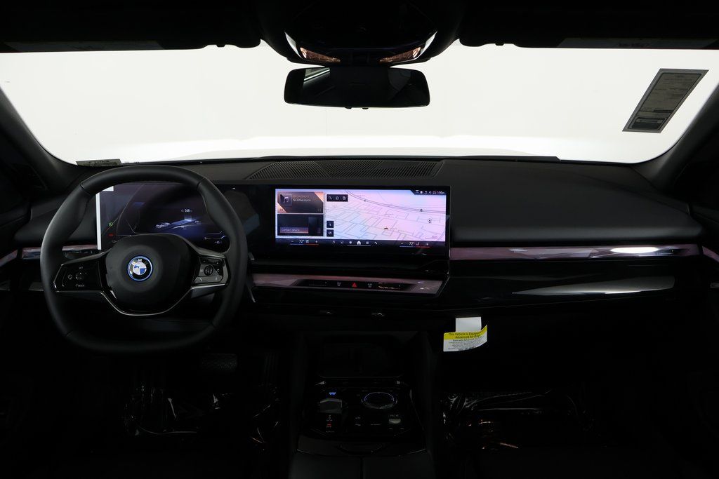 Thumbnail: 2026 BMW i5 - 4