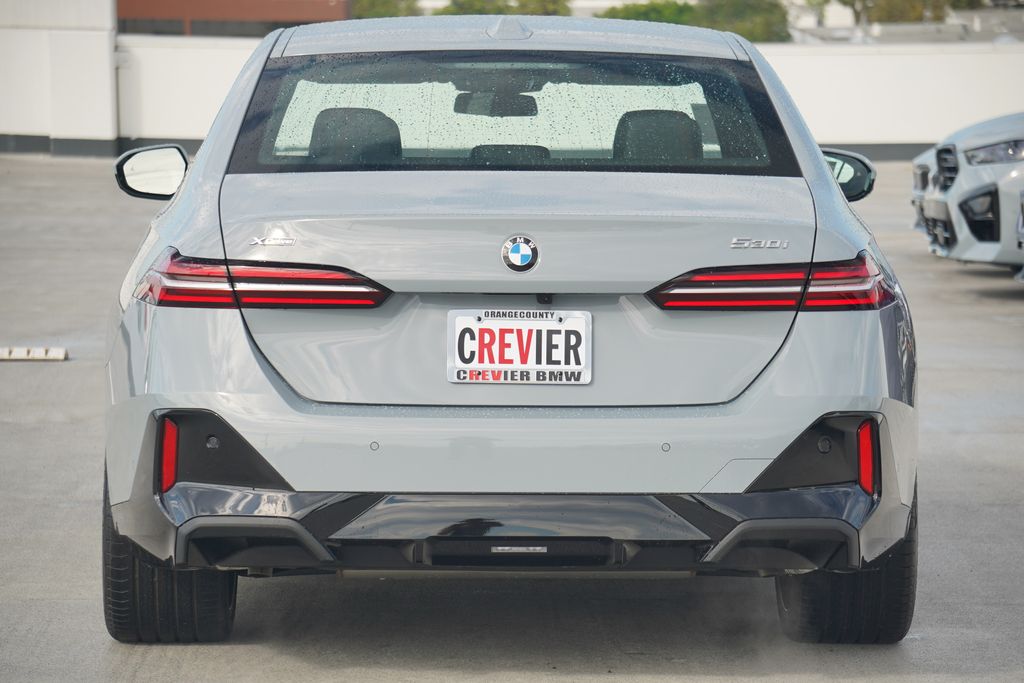 2026 Bmw 530i 530i xDrive photo 3