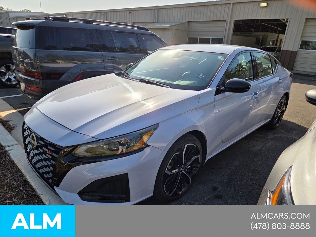 Gray Sky Pearl 2025 Nissan Altima 2.5 SR FWD Sedan Front-Wheel Drive Continuously Variable Transmission