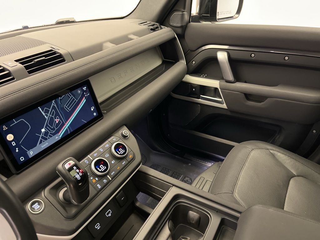 Thumbnail: 2023 Land Rover Defender - 20