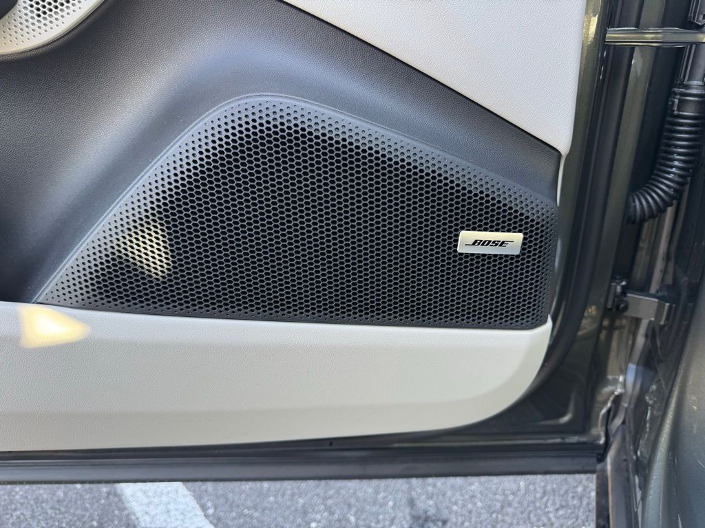 2024 Porsche Macan T 19