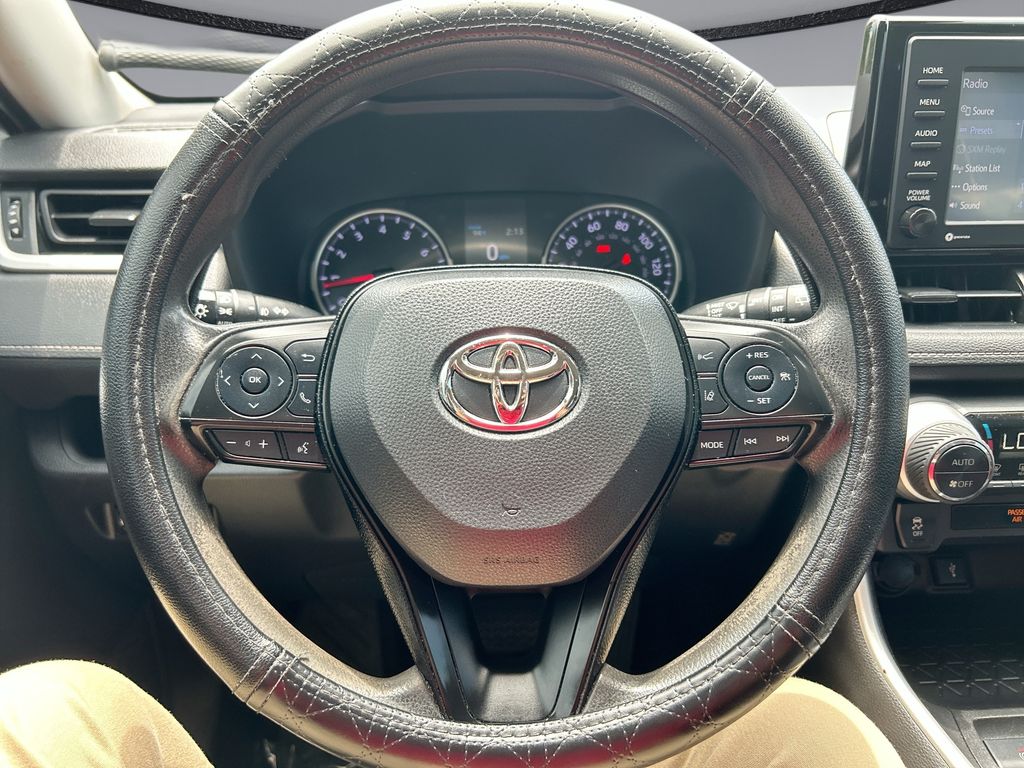 Thumbnail: 2021 Toyota RAV4 - 15