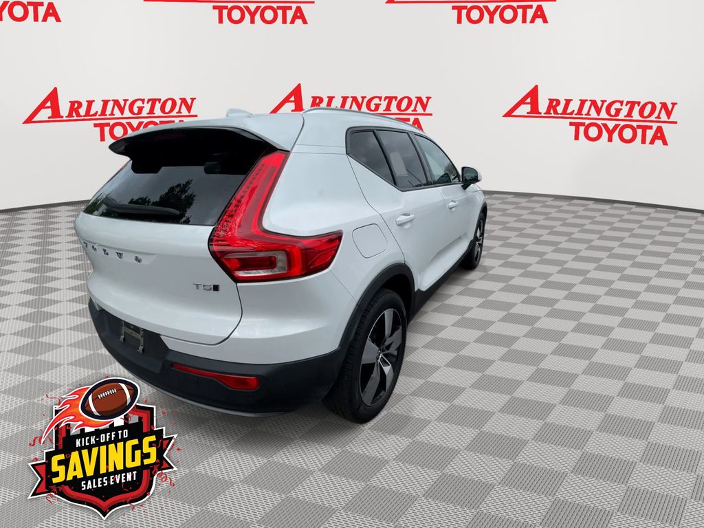 Used 2022 Volvo XC40 SUV