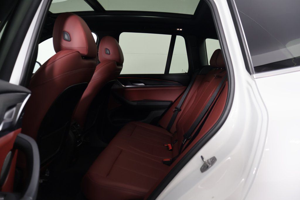 Thumbnail: 2023 BMW X3 - 11