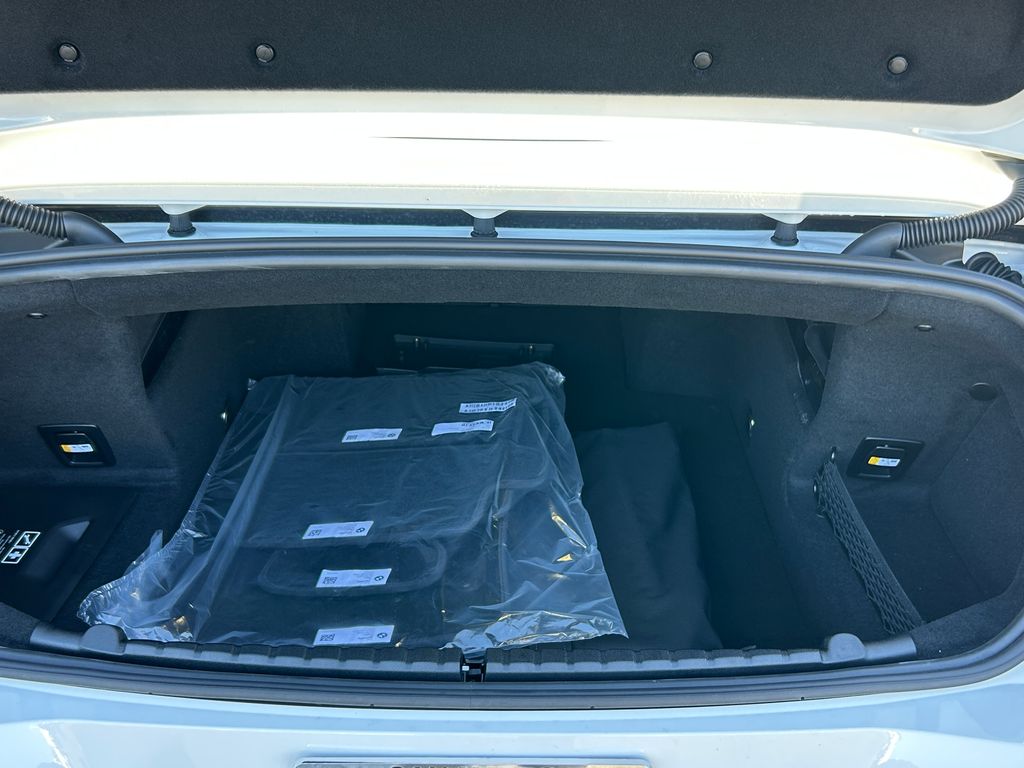 Thumbnail: 2026 BMW 8 Series - 32