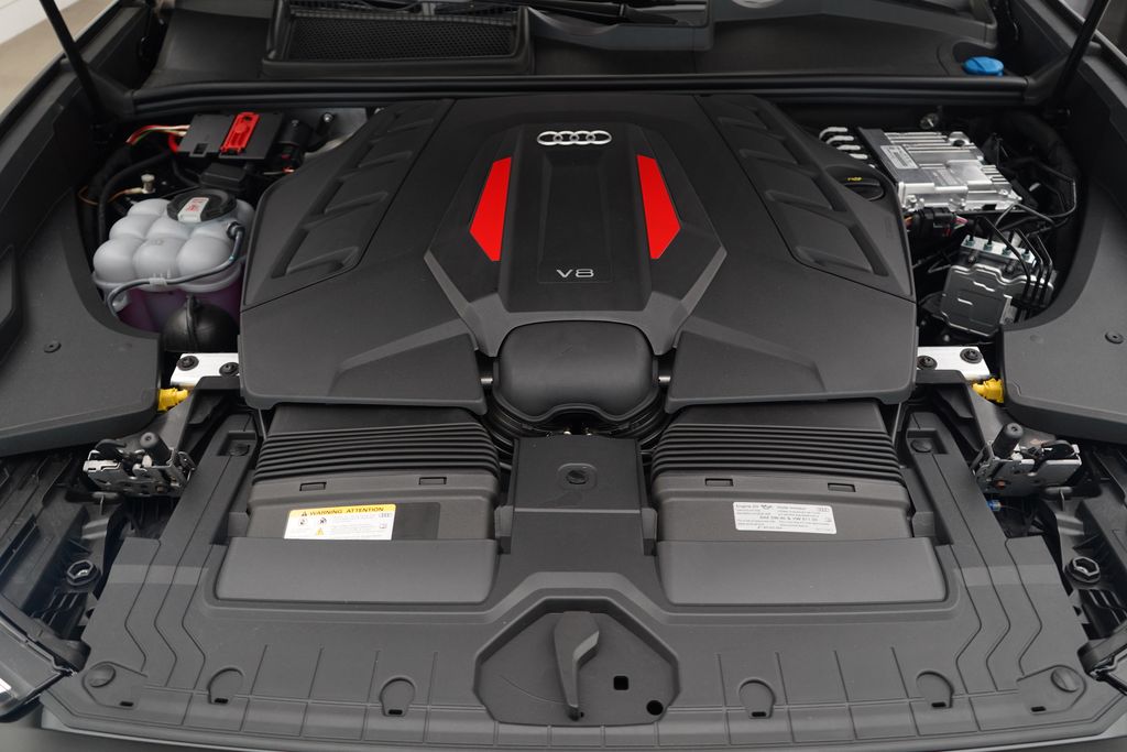 Thumbnail: 2026 Audi SQ8 - 12