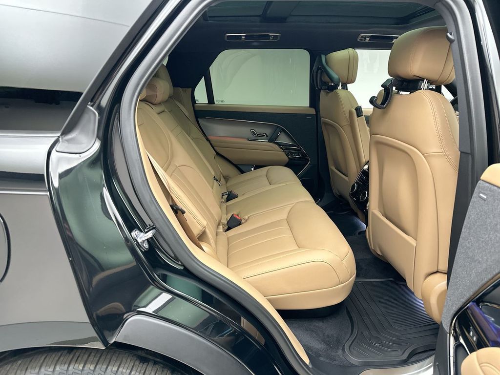 Thumbnail: 2026 Land Rover Range Rover Sport - 7