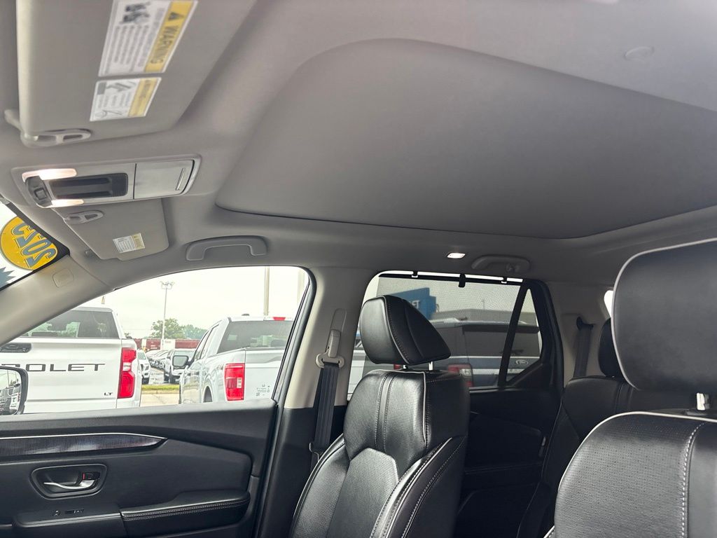 Used 2025 Honda Pilot SUV