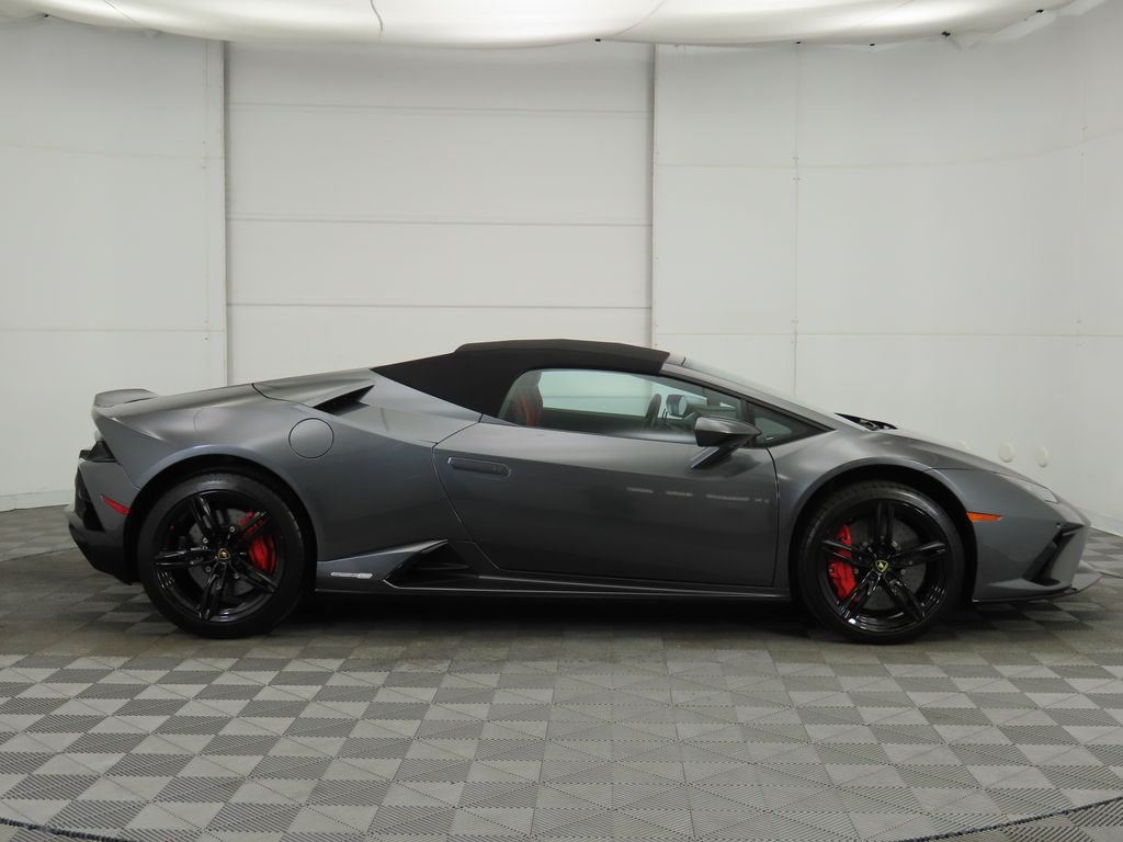 2023 Lamborghini Huracan EVO 12