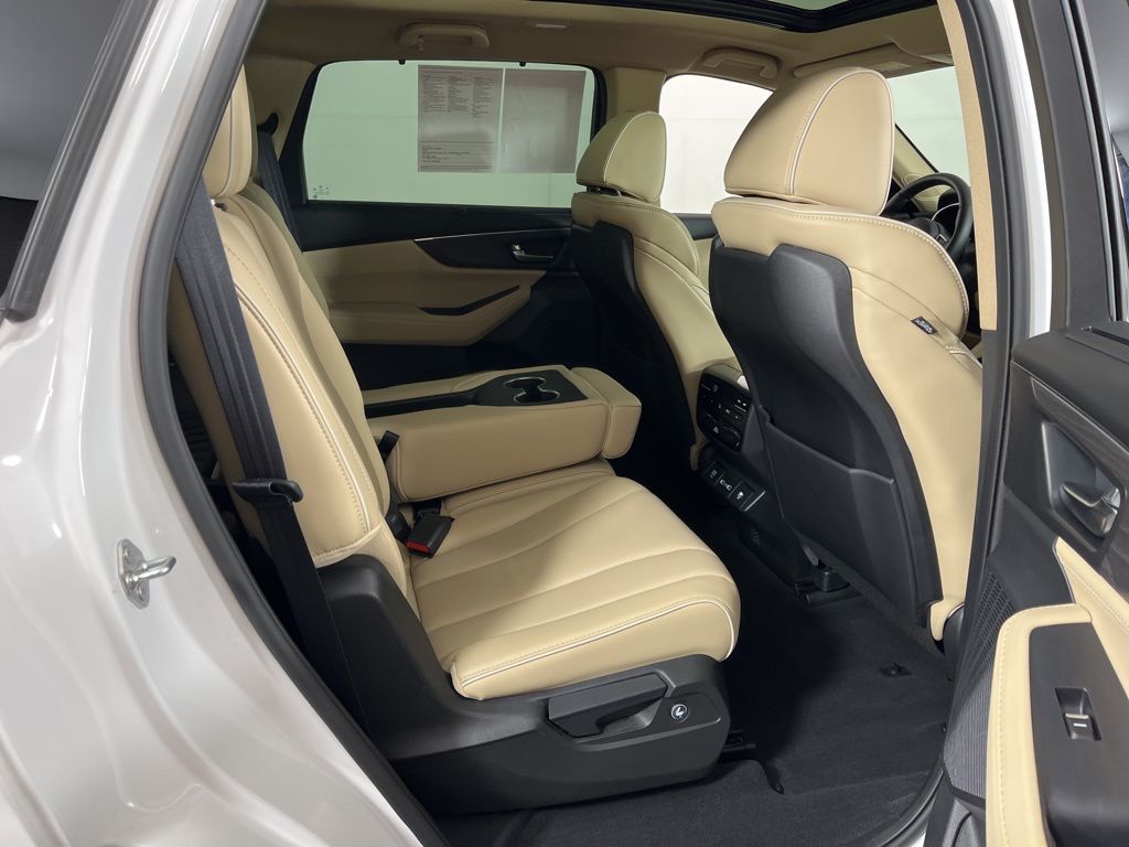 Thumbnail: 2023 Acura MDX - 8