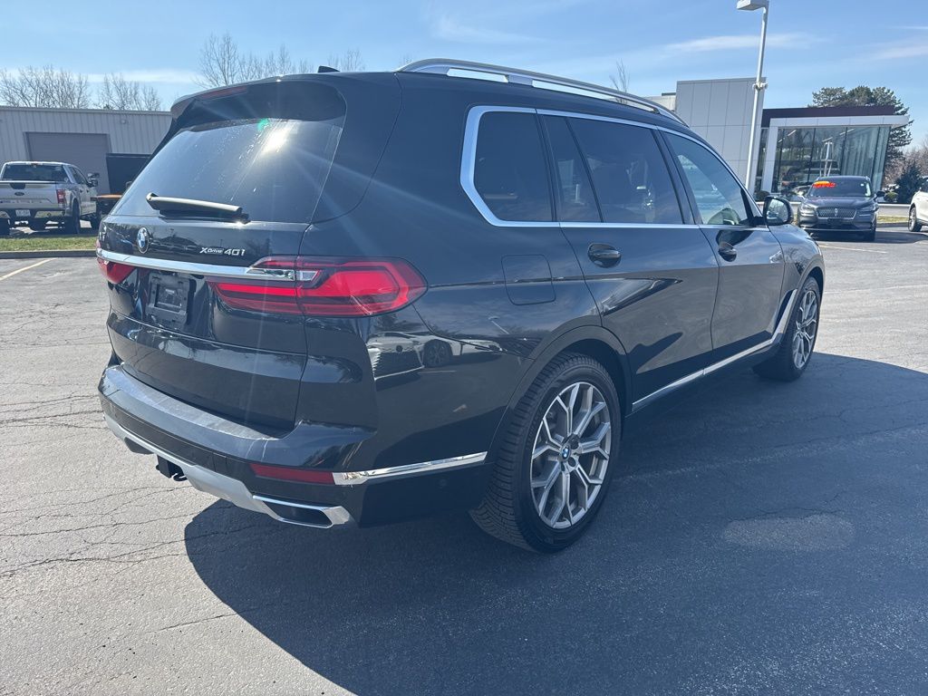 Used 2022 Black BMW xDrive40i image 5