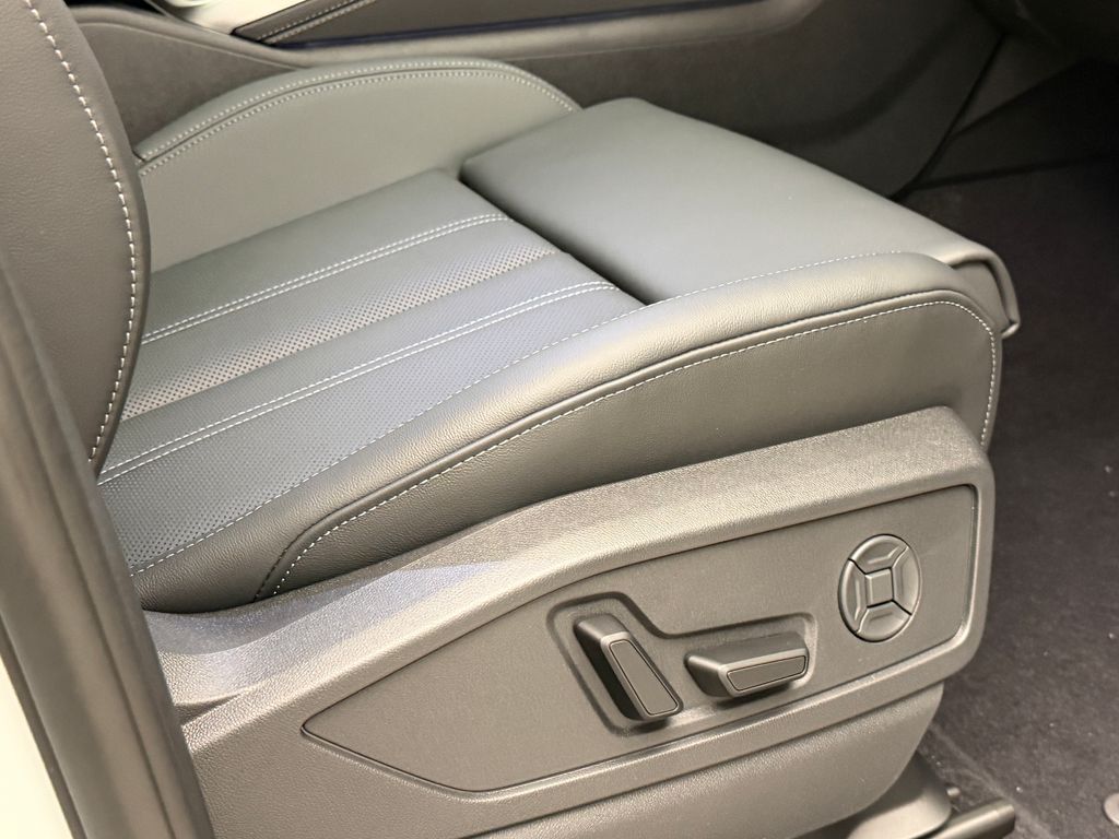 Thumbnail: 2026 Audi Q5 - 13