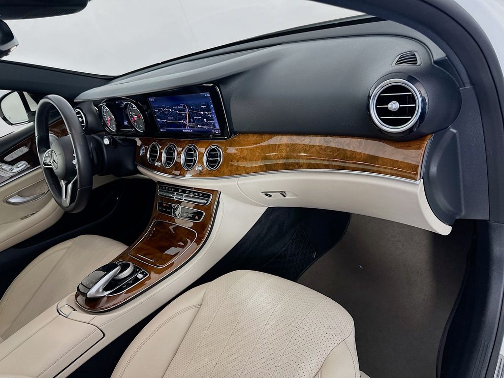 Thumbnail: 2019 Mercedes-Benz E-Class - 30
