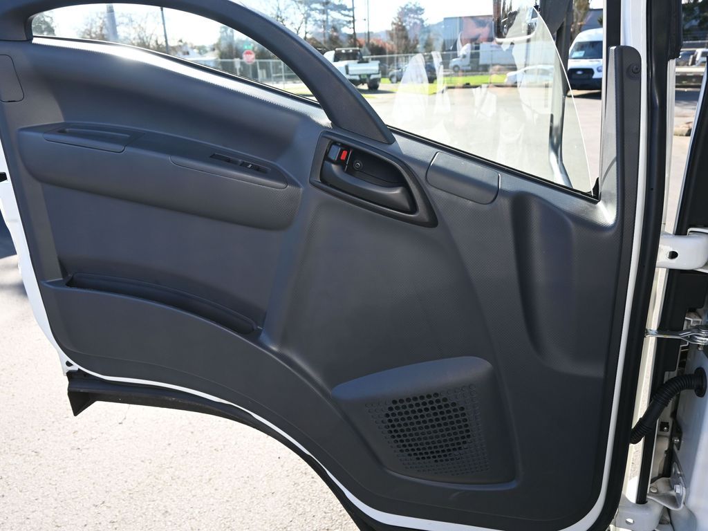 2024 Isuzu NPR HD 