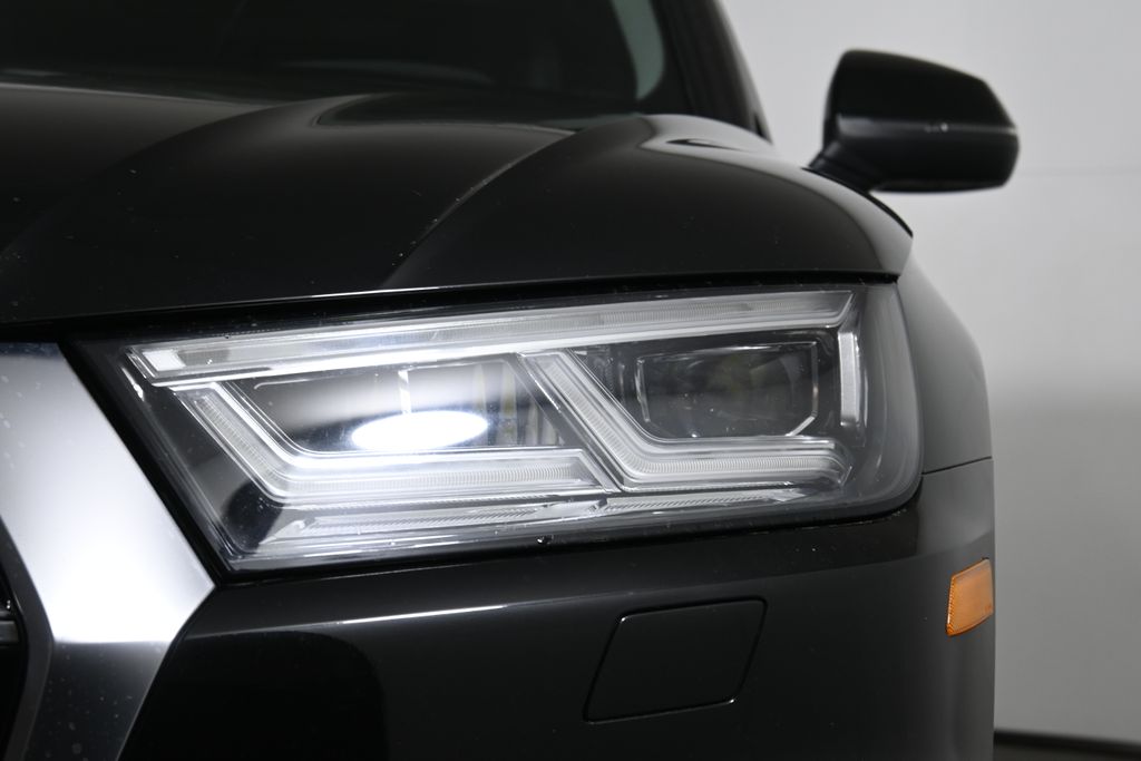 Thumbnail: 2019 Audi Q5 - 10