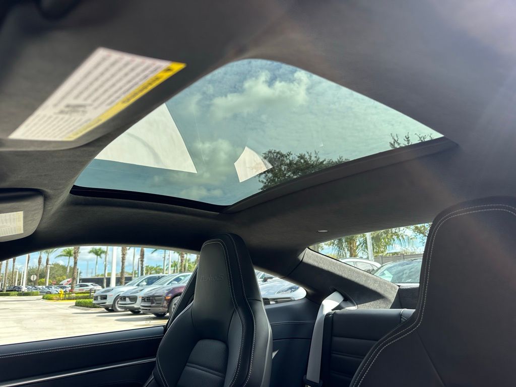 Thumbnail: 2022 Porsche 911 - 24