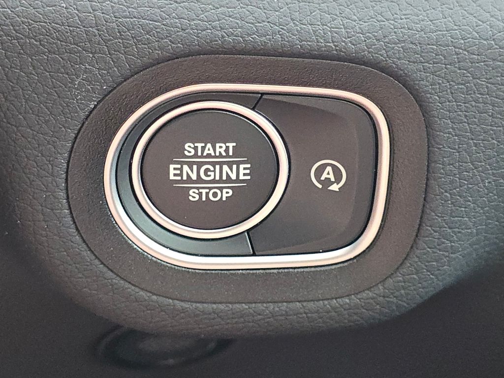 Certified Used 2026 White Mercedes-Benz GLE 450 image 38