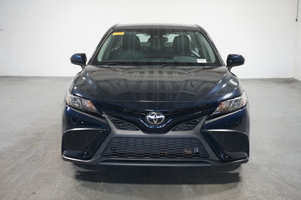 2021 Toyota Camry SE 2
