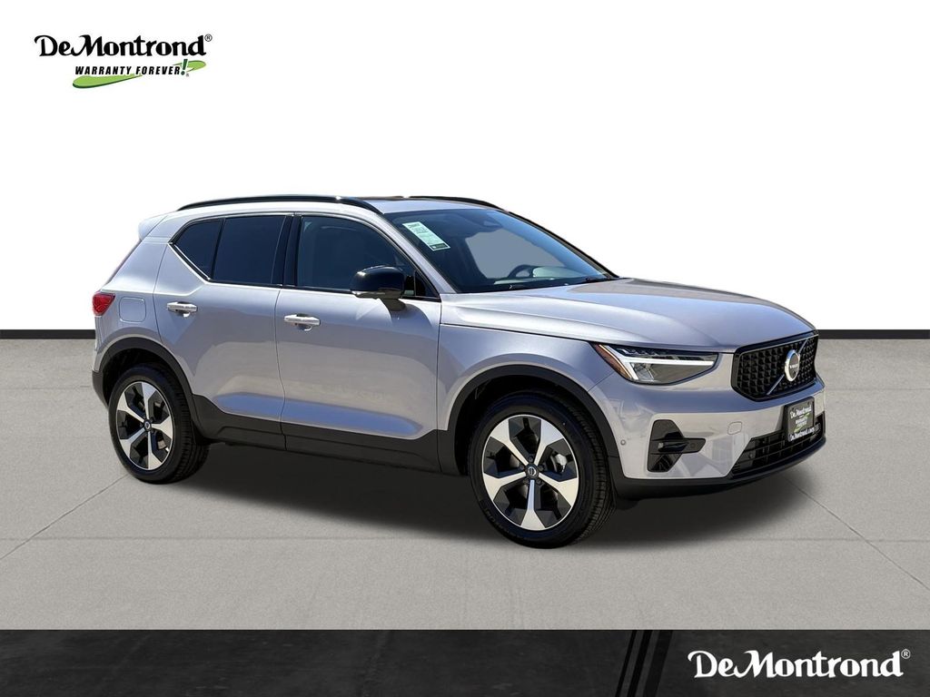 New 2026 Aurora Silver Volvo B5 Plus image 3