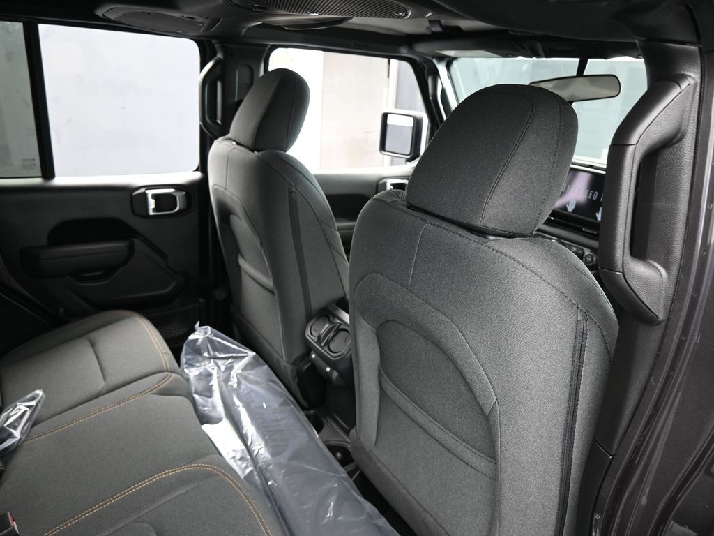 New 2026 Granite Crystal Metallic Clearcoat Jeep Sport image 32