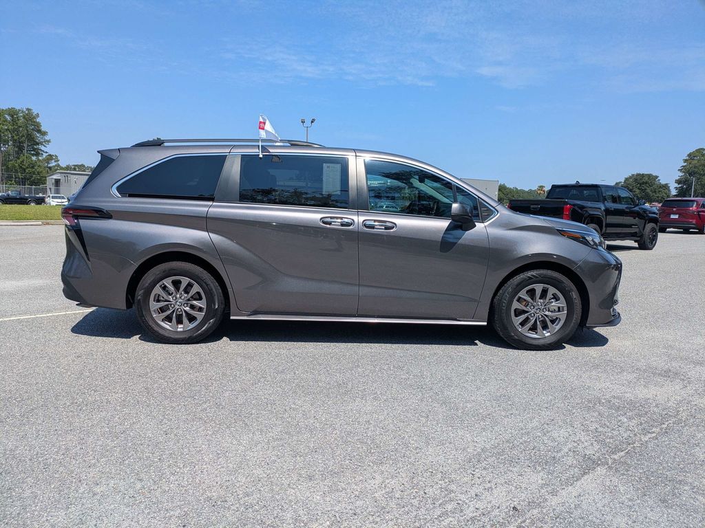 Used 2024 Toyota Sienna Van