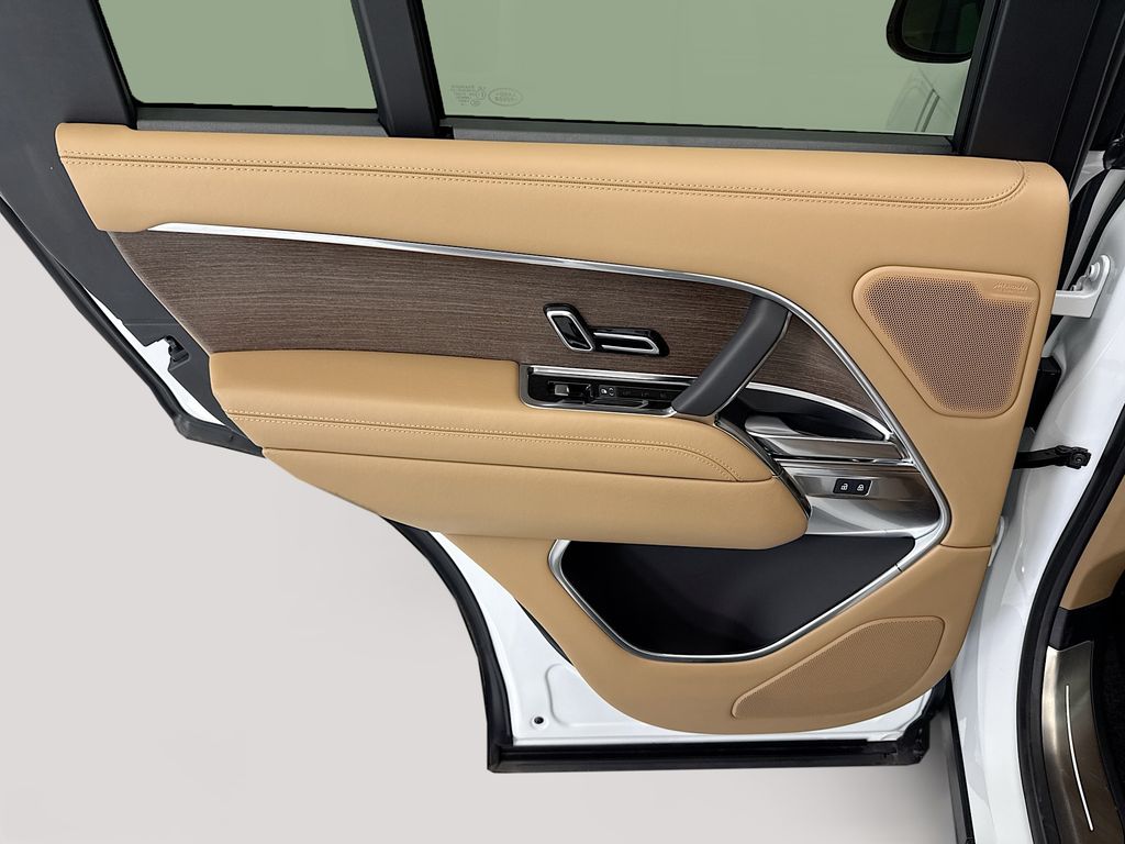 Thumbnail: 2025 Land Rover Range Rover - 25