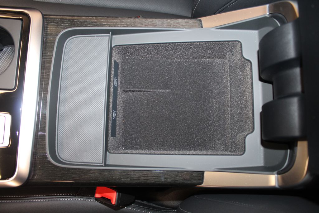 Thumbnail: 2026 Audi Q8 - 15