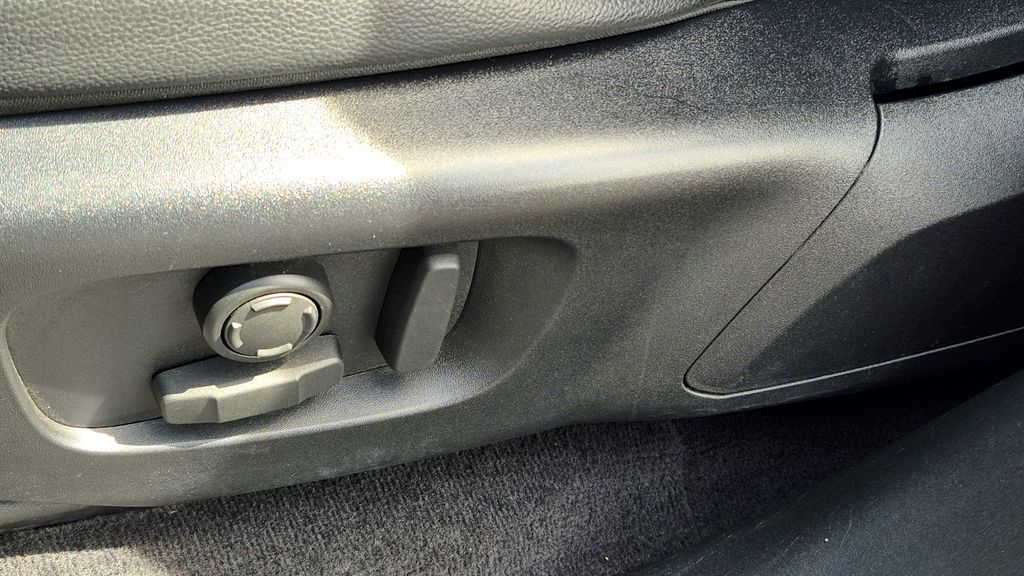 2025 Land Rover Range Rover Velar